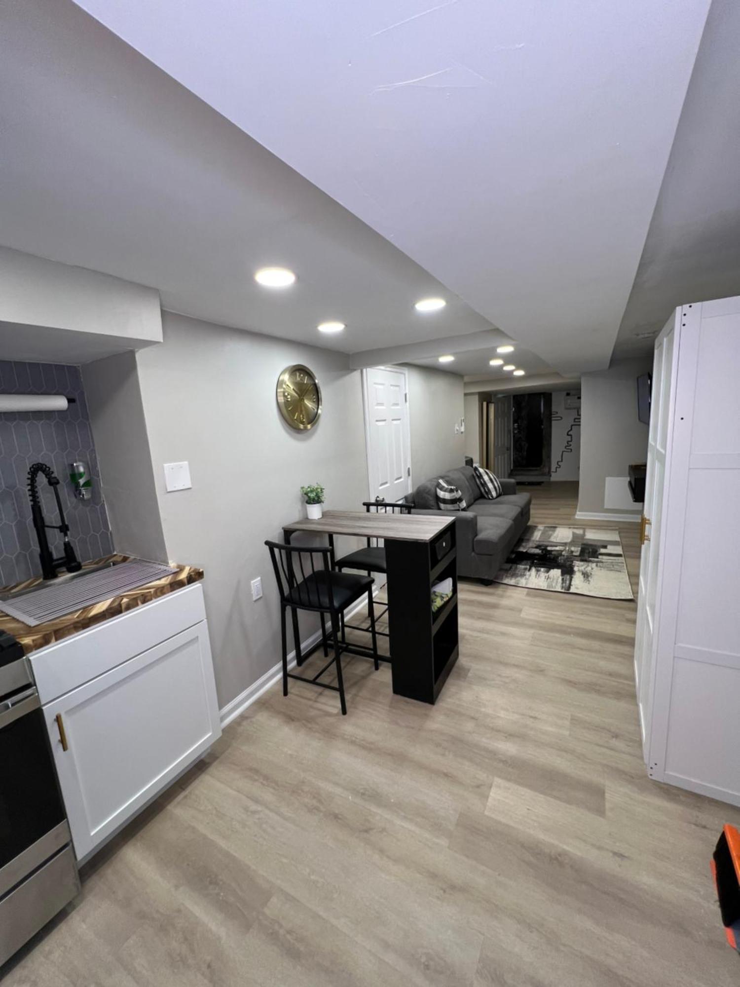 Furnished 1 Bd 15 Minutes From Center Philly
